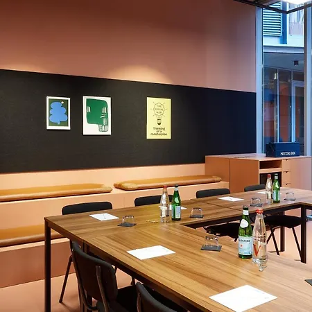 The Social Hub 4*