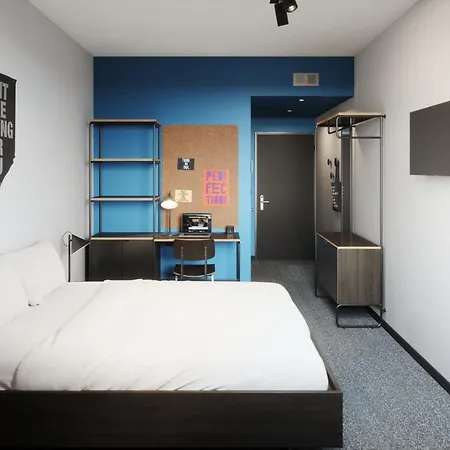 The Social Hub 4*